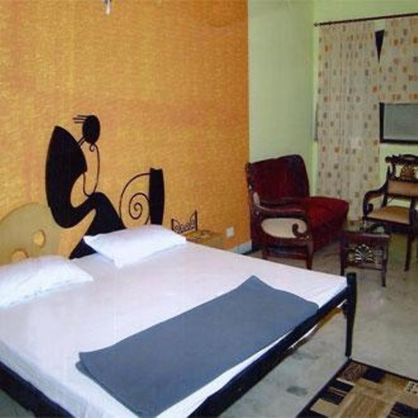 Chanson Grand Westend Дели Номер фото
